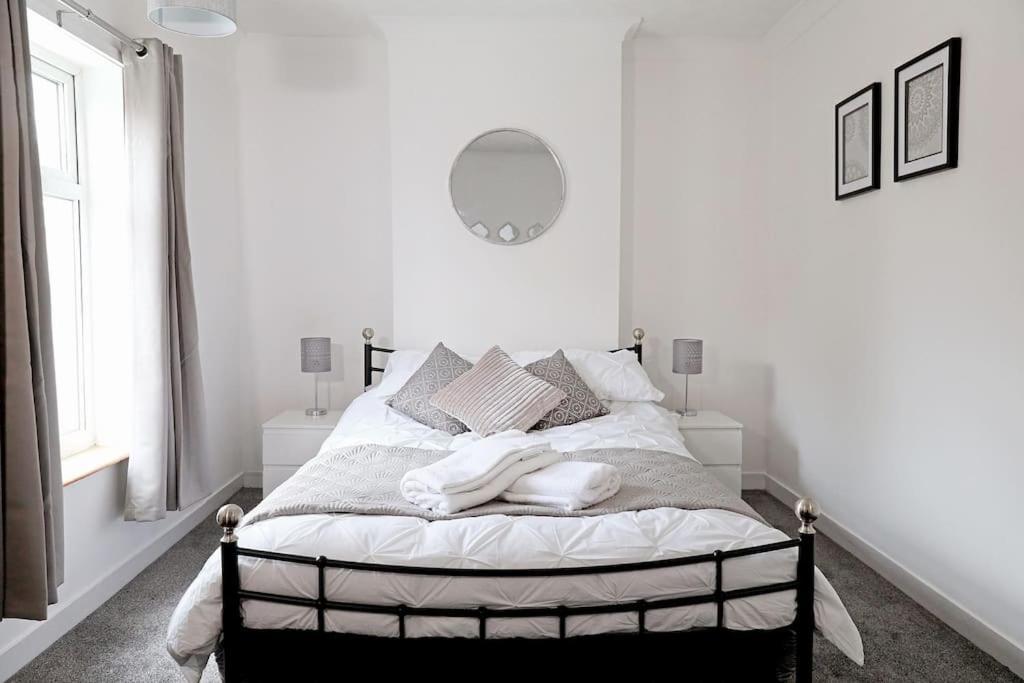 Convenient & Central 2-Bed House Норвіч Екстер'єр фото